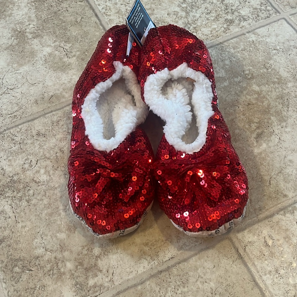 Red sequin indoor slippers
